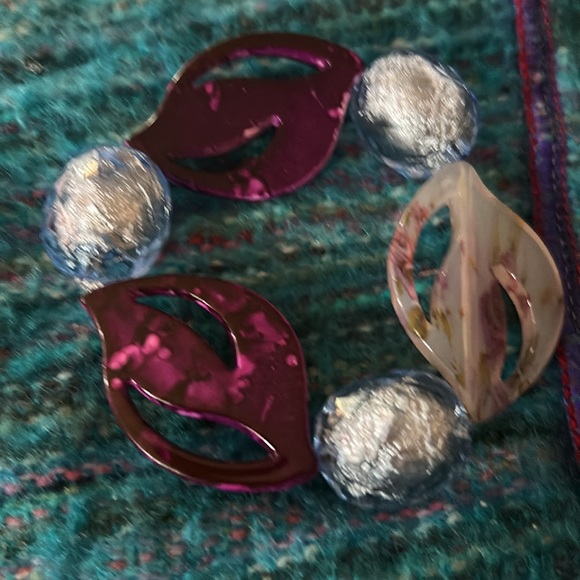 Bracelets - Picture 2 of 5